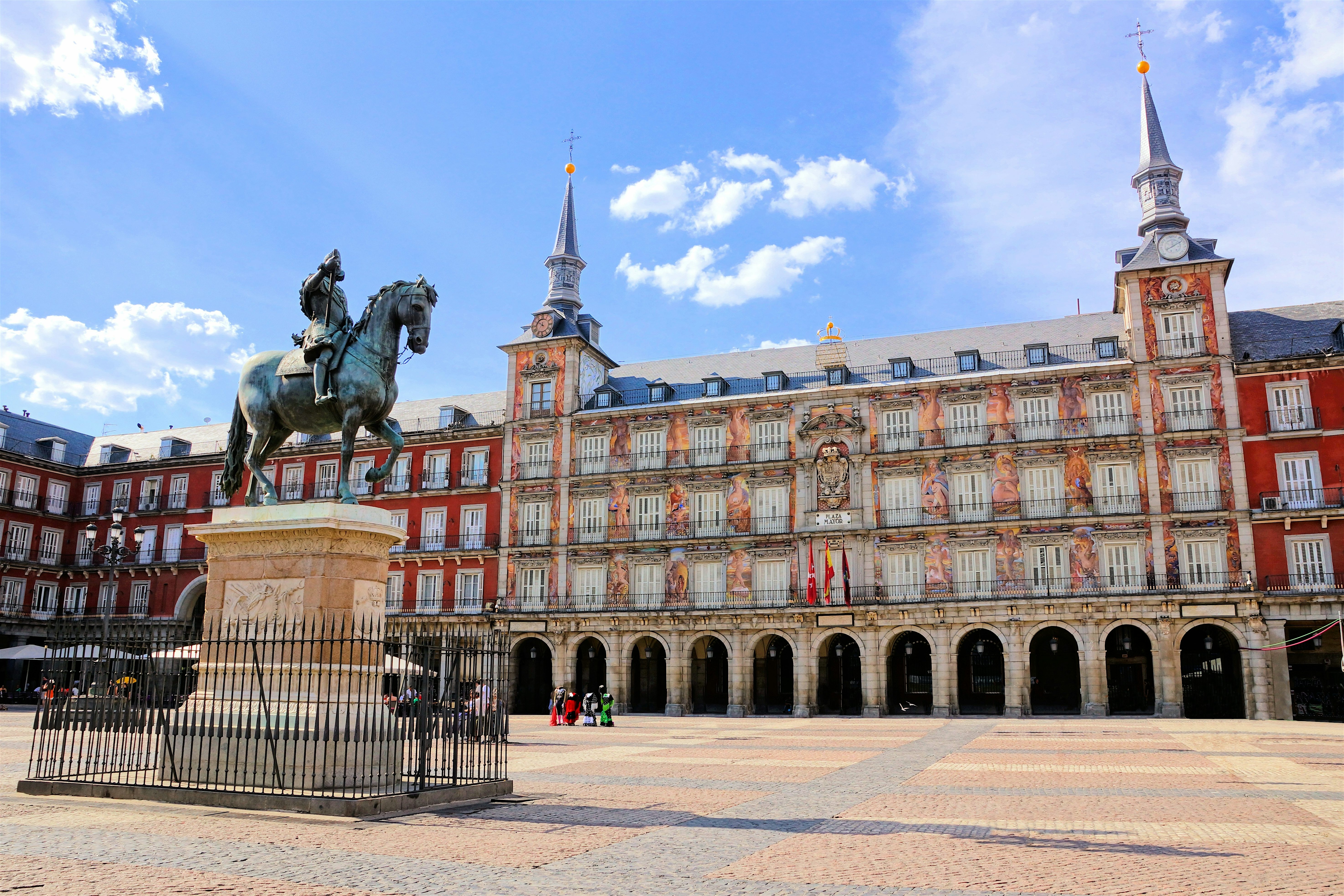 Entrance of the Museo del Prado (The Prado Museum), statue of Diego Rodríguez de Silva y Velázquez, Spanish painter
